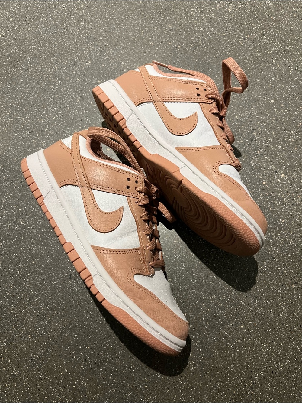 Nike Women’s Low Top Sneakers White and Light Brown